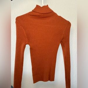 Rust turtleneck long sleeve